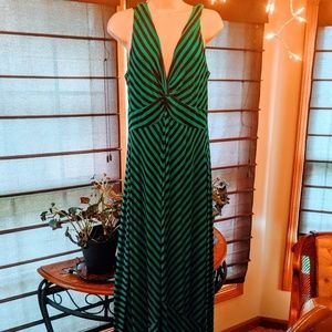 Carson kressley brand green and black maxi dress L